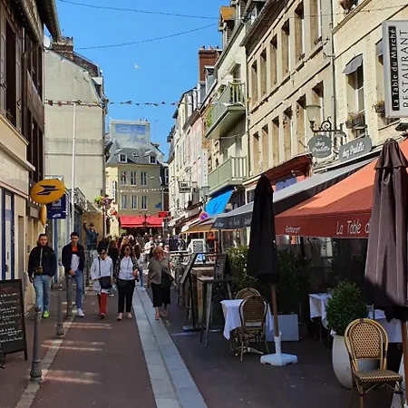 Les Bains Apartman *