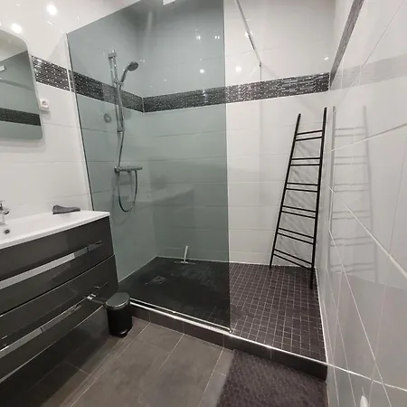 Les Bains Apartman